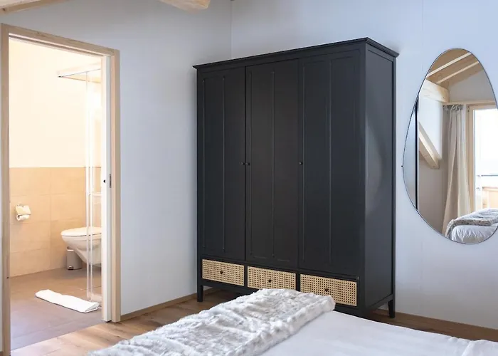 Hidden Retreats The Valley Retreat Kandergrund